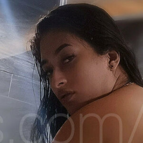 Foto di nudo di fuga di OnlyFans di Cin Acosta