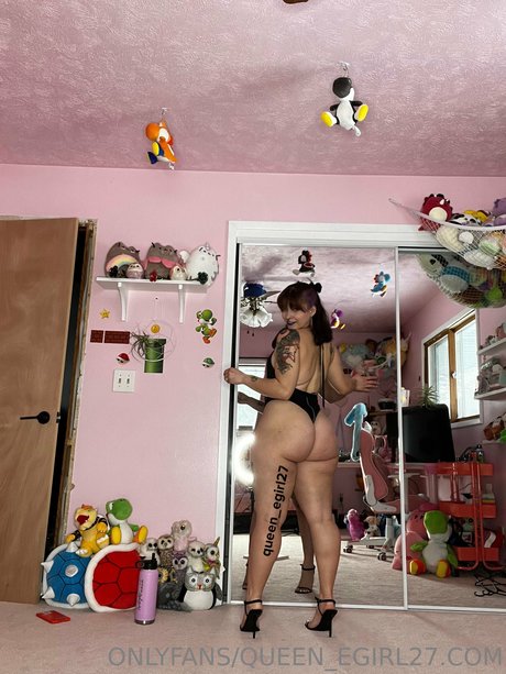 Foto di nudo di fuga di OnlyFans di Queend