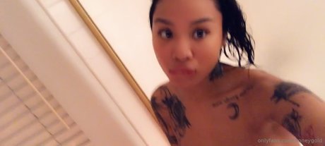 Foto di nudo di fuga di OnlyFans di Honey Gold