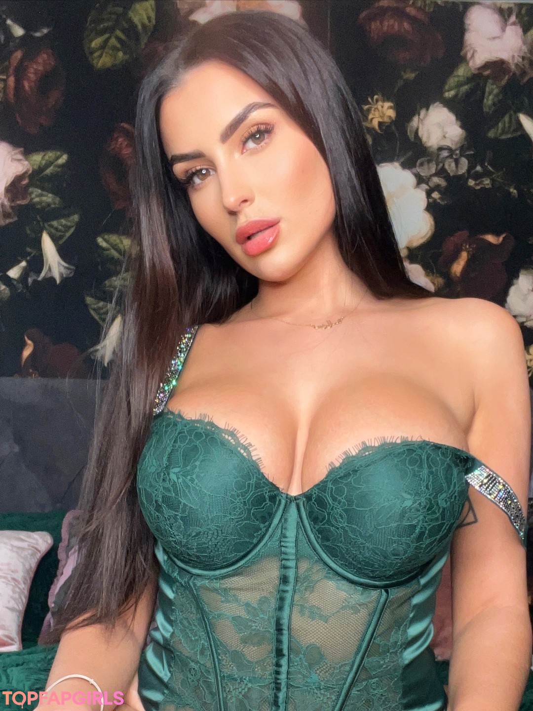 Foto di nudo di fuga di OnlyFans di Yasmine Fox #3 Foto di nudo di fuga di OnlyFans di Yasmine Fox #3