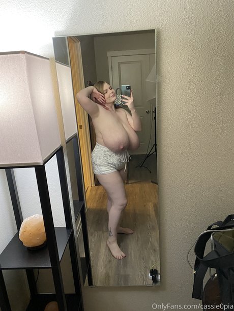 Foto di nudo di fuga di OnlyFans di Cassie0pia