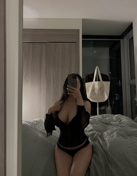 Foto di nudo di fuga di OnlyFans di Yeonaxo