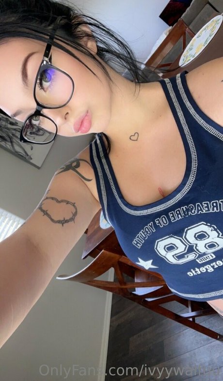 Foto di nudo di fuga di OnlyFans di Ivyywaifuu