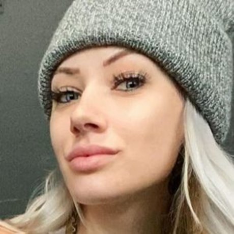 Foto di nudo di fuga di OnlyFans di Alli Sin