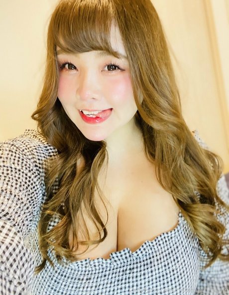 Mitoma_umi_vip