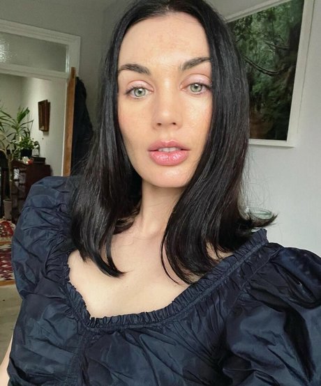 Foto di nudo di fuga di OnlyFans di Poppy Corby Tuech