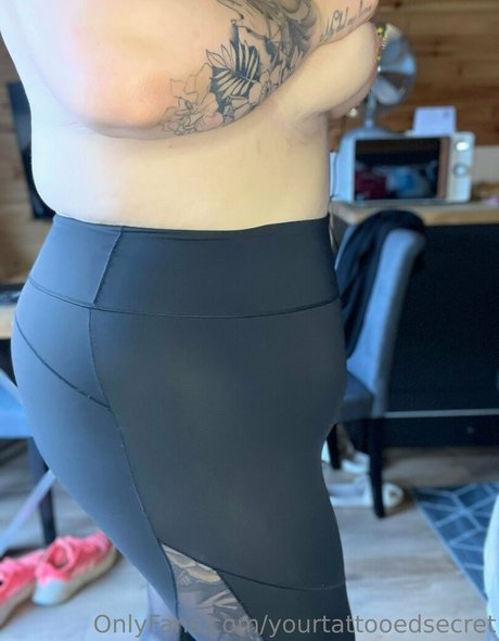 Foto di nudo di fuga di OnlyFans di Yourtattooedsecret