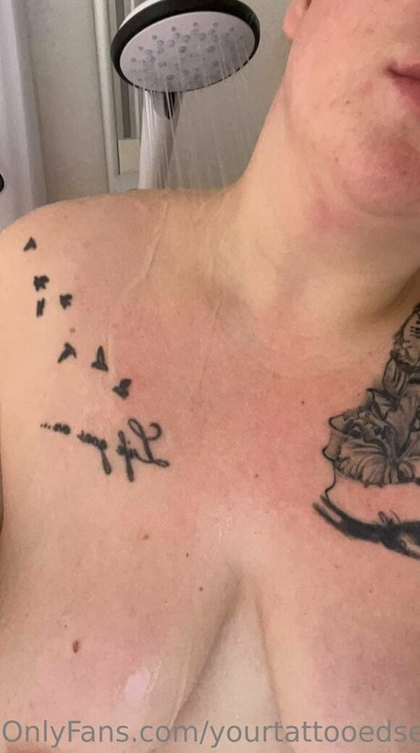 Foto di nudo di fuga di OnlyFans di Yourtattooedsecret