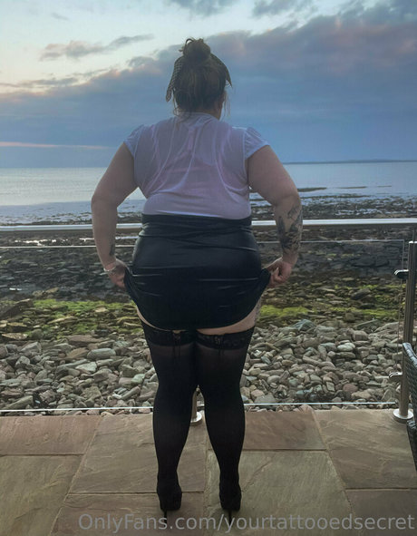 Foto di nudo di fuga di OnlyFans di Yourtattooedsecret
