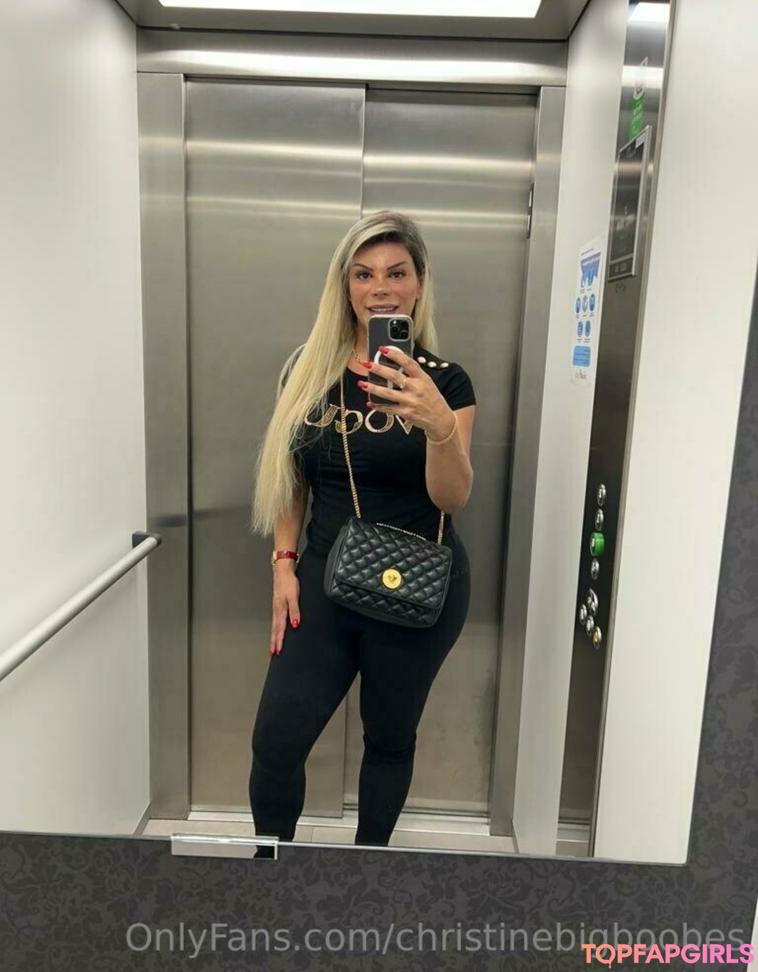 Foto di nudo di fuga di OnlyFans di Christinebigboobes #2 Foto di nudo di fuga di OnlyFans di Christinebigboobes #2