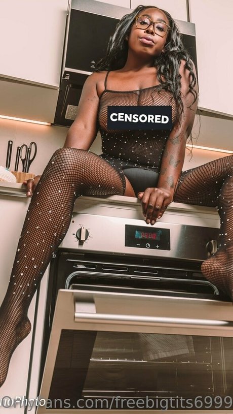 Freebigtits6999
