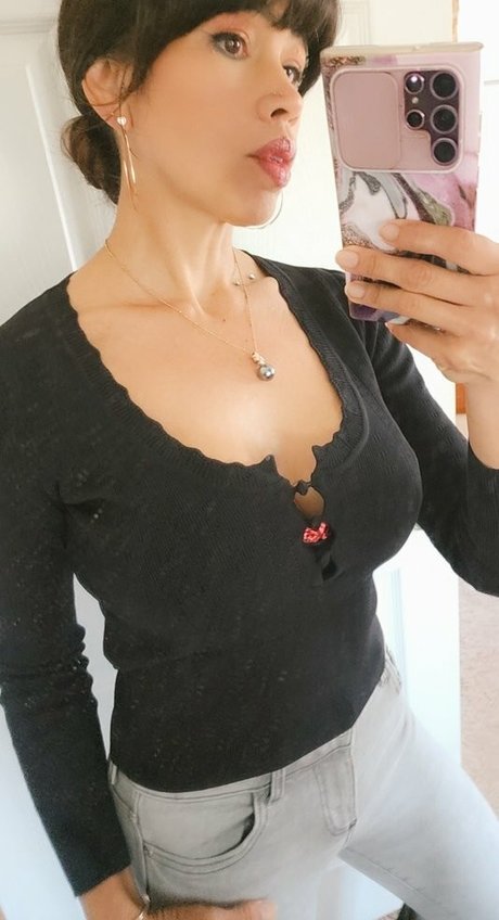 Foto di nudo di fuga di OnlyFans di Hautemilf