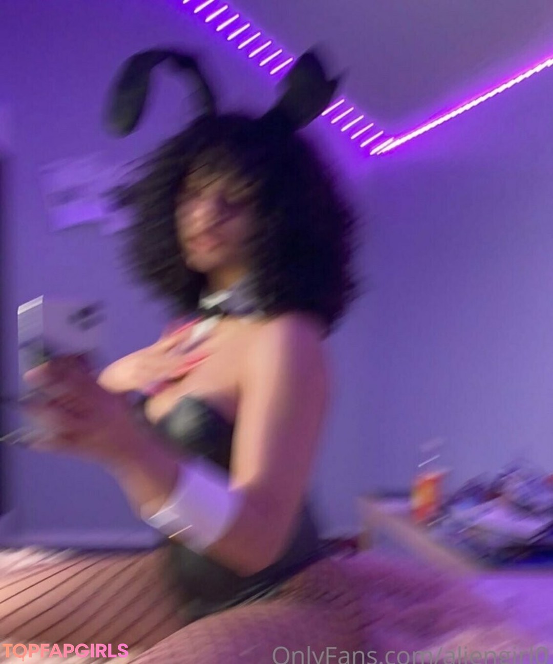Foto di nudo di fuga di OnlyFans di Aliengirl0 #36 Foto di nudo di fuga di OnlyFans di Aliengirl0 #36