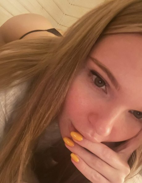 Foto di nudo di fuga di OnlyFans di Smekalka