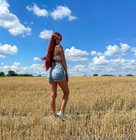 Foto di nudo di fuga di OnlyFans di Nikoletta