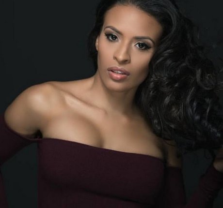 Zelina Vega