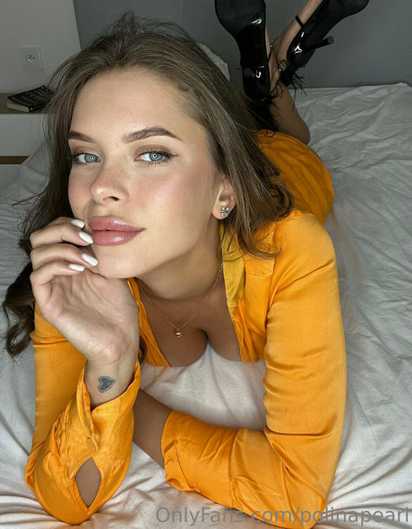 Foto di nudo di fuga di OnlyFans di Polinapearl