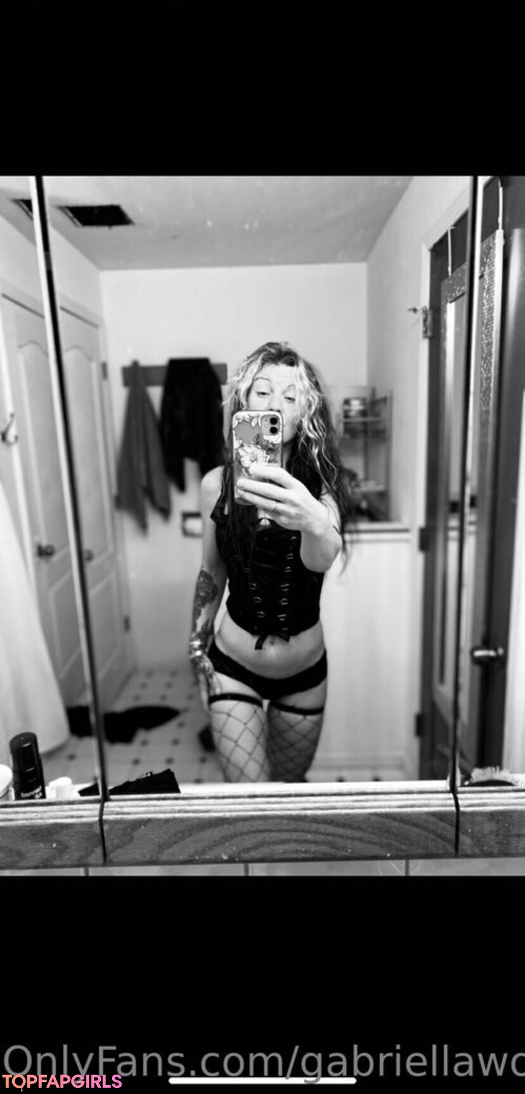 Foto di nudo di fuga di OnlyFans di Gabriellawoods598 #86 Foto di nudo di fuga di OnlyFans di Gabriellawoods598 #86