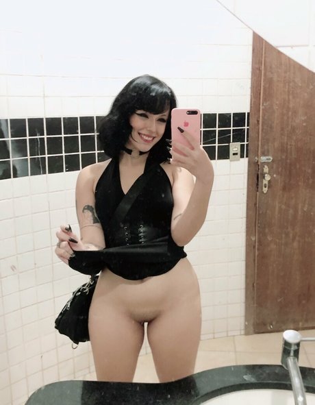 Foto di nudo di fuga di OnlyFans di Salliesw