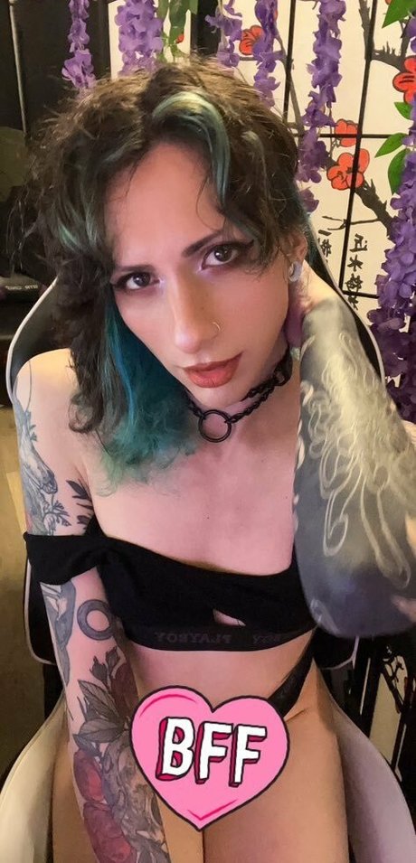 Foto di nudo di fuga di OnlyFans di Ghostyygoth