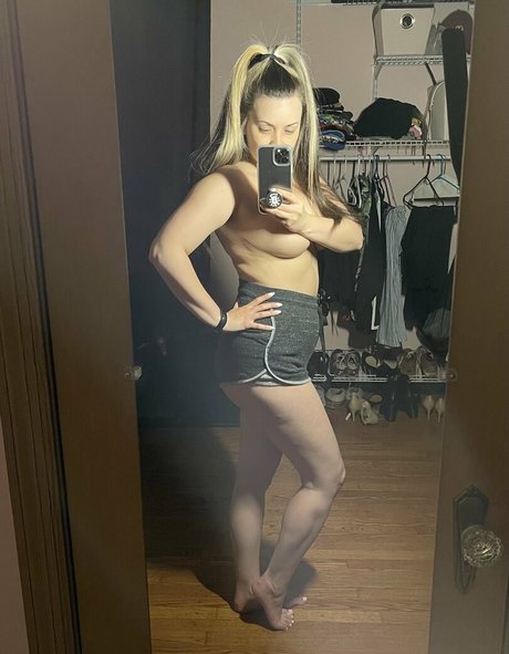 Foto di nudo di fuga di OnlyFans di Karby
