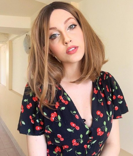 Foto di nudo di fuga di OnlyFans di Mona Schon