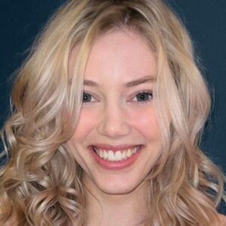 Foto di nudo di fuga di OnlyFans di Grace Van Dien Ai Porn