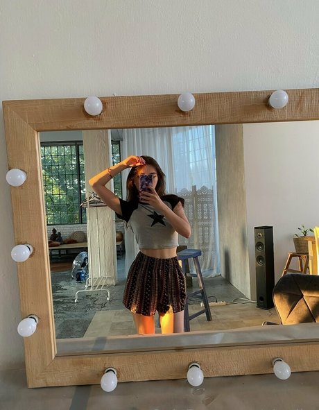Foto di nudo di fuga di OnlyFans di Elanika