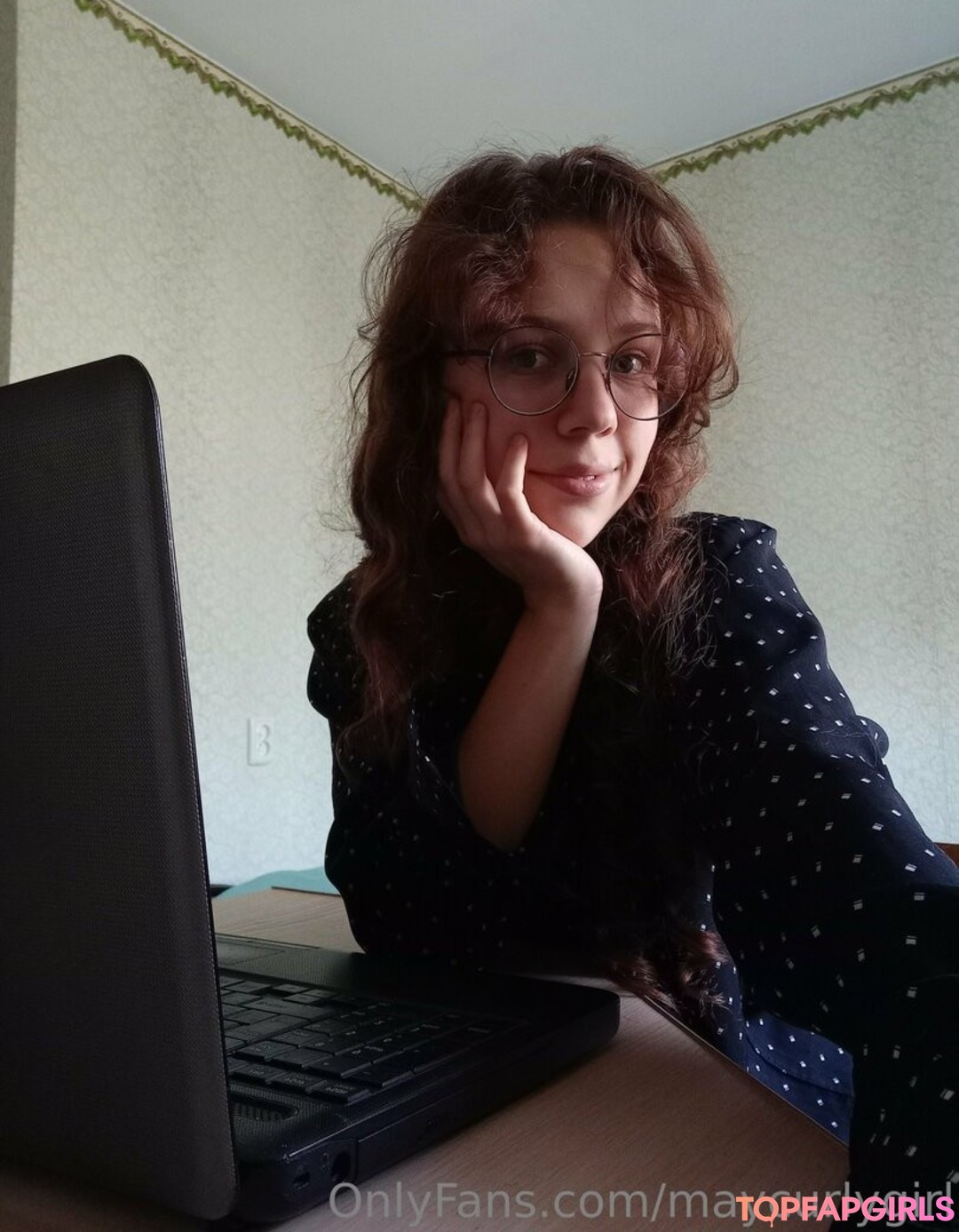 Foto di nudo di fuga di OnlyFans di Maycurlygirl #21 Foto di nudo di fuga di OnlyFans di Maycurlygirl #21