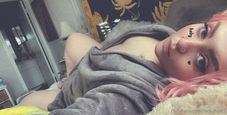 Foto di nudo di fuga di OnlyFans di Ladymelts