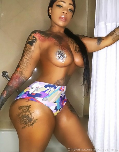 Foto di nudo di fuga di OnlyFans di Lawdhavemercy