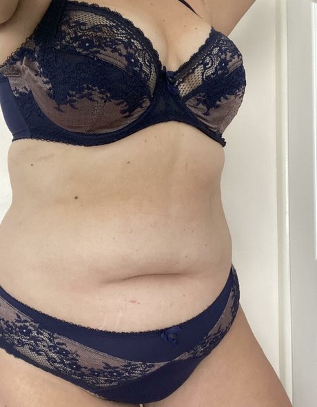 Foto di nudo di fuga di OnlyFans di Nurse Rachel