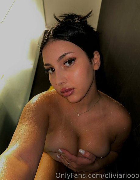 Foto di nudo di fuga di OnlyFans di Oliviariooo