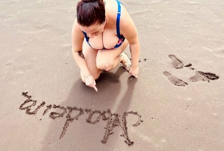 Foto di nudo di fuga di OnlyFans di Boobstruggle