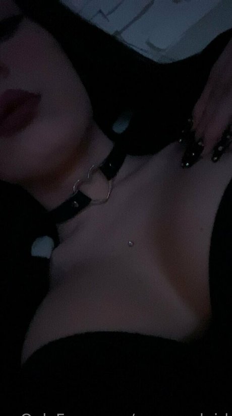 Foto di nudo di fuga di OnlyFans di Raeangelgirl