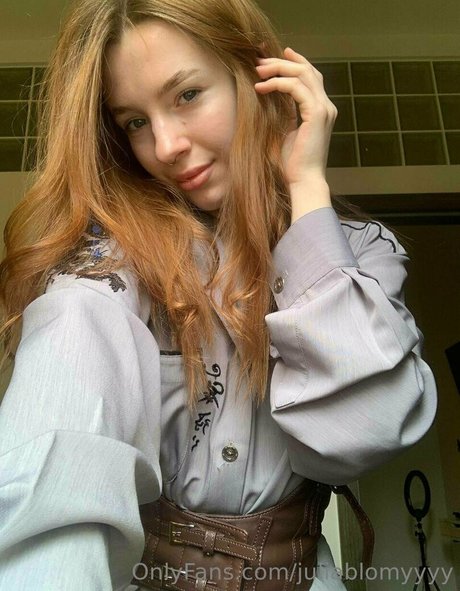 Foto di nudo di fuga di OnlyFans di Juliablomyyyy