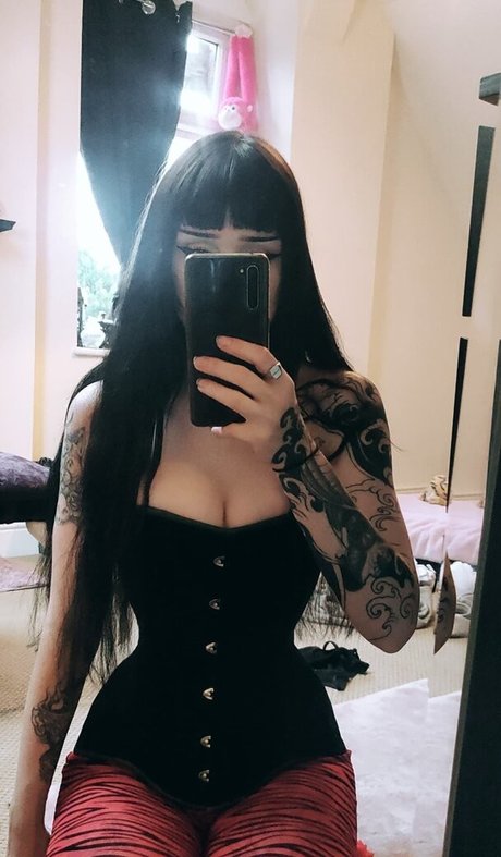 Foto di nudo di fuga di OnlyFans di Missdellavigne