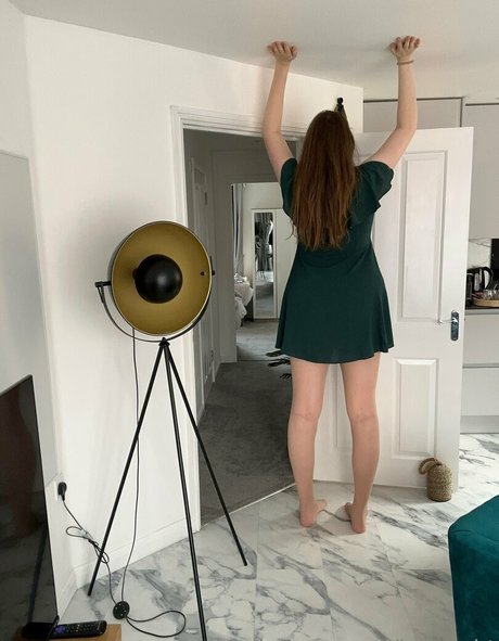 Foto di nudo di fuga di OnlyFans di Tallbunnyy