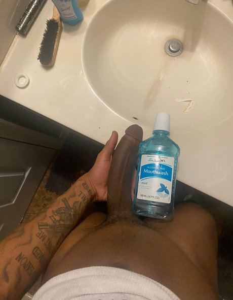 Foto di nudo di fuga di OnlyFans di Teemurda