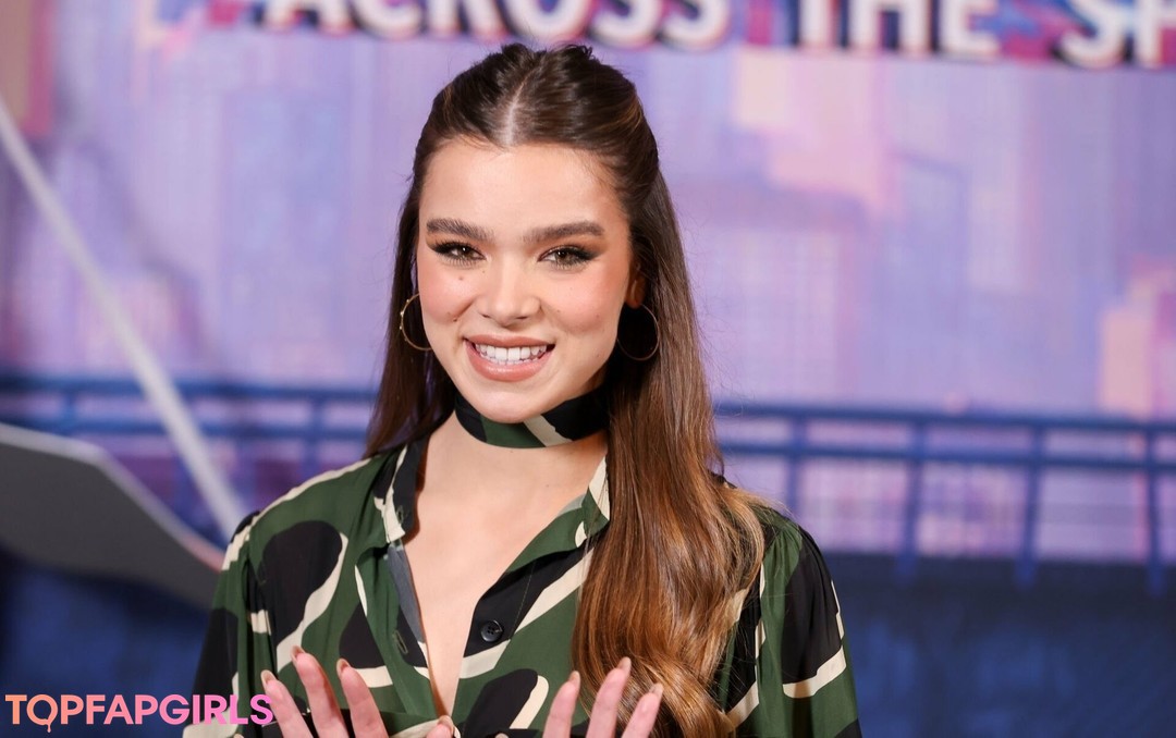 Foto di nudo di fuga di OnlyFans di Hailee Steinfeld #1028