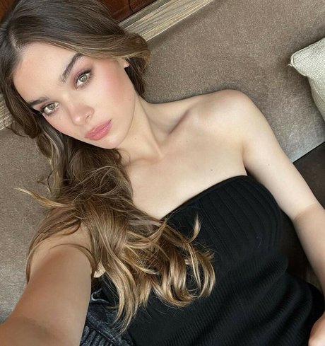 Hailee Steinfeld