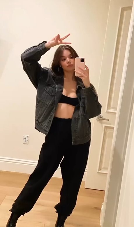 Hailee Steinfeld