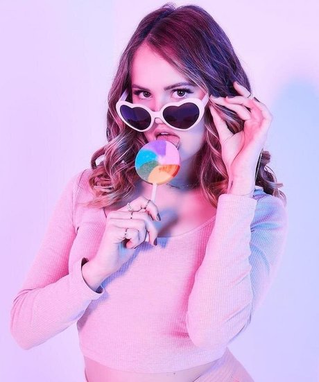 Foto di nudo di fuga di OnlyFans di Debby Ryan