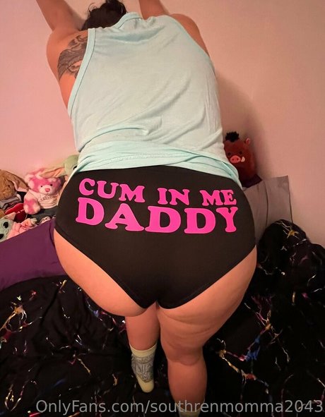 Foto di nudo di fuga di OnlyFans di Southrenmomma2043