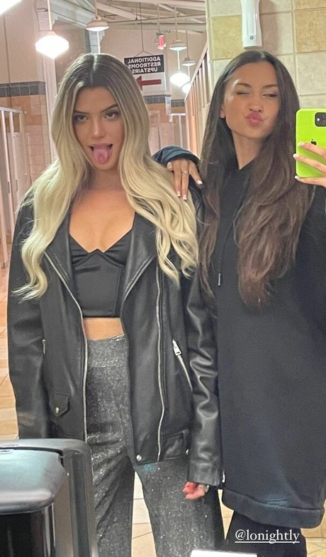 Foto di nudo di fuga di OnlyFans di Alissa Violet
