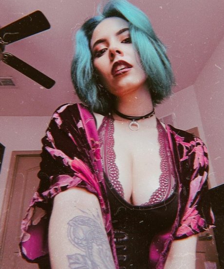 Luna Bloom