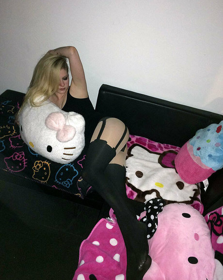 Foto di nudo di fuga di OnlyFans di Avril Lavigne
