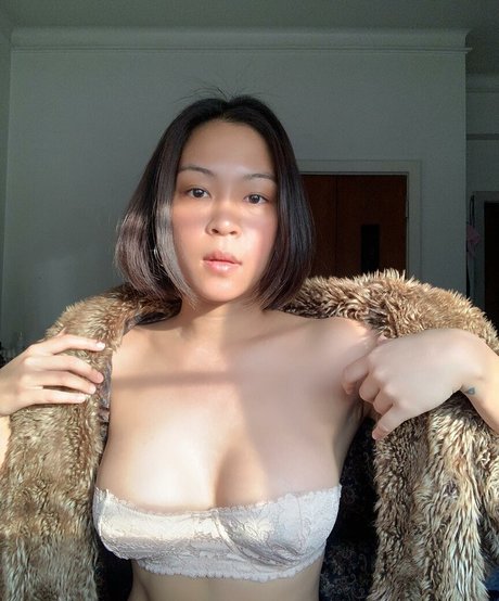 Foto di nudo di fuga di OnlyFans di Pacharita