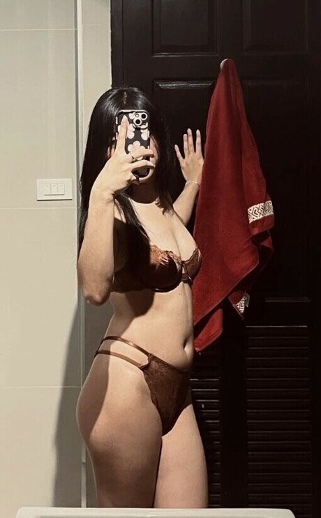 Foto di nudo di fuga di OnlyFans di Nattarika Natt
