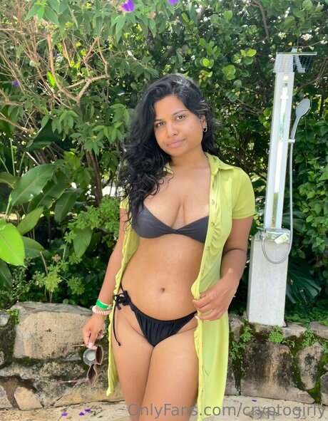Foto di nudo di fuga di OnlyFans di Miss Patel